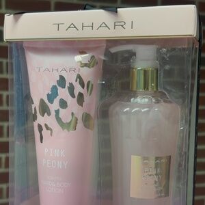 Tahari Lotion + Bubble Bath Gift Set